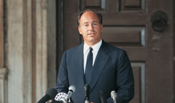 is Highness the Aga Khan addressing the audience at the Aga Khan Award for Architecture (AKAA) 1983 ceremony held at the Topkapi